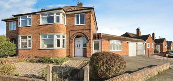 3 bedroom semi-detached house for sale