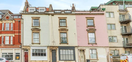 Flat to rent in Hotwell Road, Bristol BS8