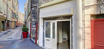 A vendre local commercial avec appartement au coeur de Sisteron