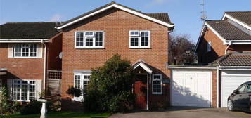 4 bedroom detached house to rent