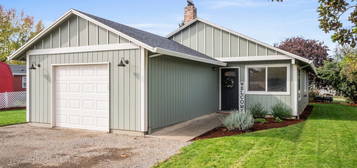 408 Eckerd Ave, Molalla, OR 97038