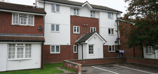 Flat to rent in Grebe Road, Bridgwater TA6