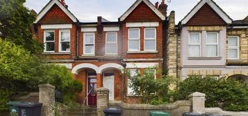 Terraced house to rent in Elm Grove, Brighton BN2