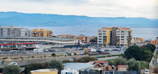 San Filippo, quadrivani con vista mare