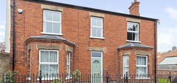 4 bedroom detached house