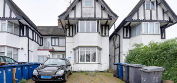 Flat for sale in Highfield Avenue, Golders Green, London NW11