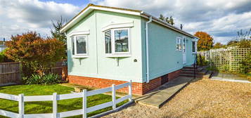 Mobile/park home for sale in The Orchards Park, Ruskington, Sleaford NG34