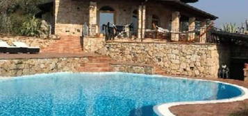 Villa all'asta in via Sant'Anna s.n.c