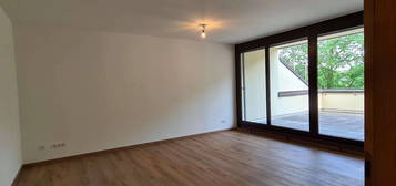 Modern. 4 Zimmer Wohnung, Balkon, Gäste-WC, TG-Stellplatz