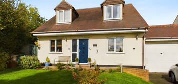 3 bed link detached house for sale