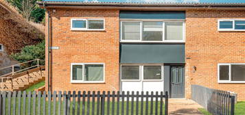 Flat to rent in Longland Way, High Wycombe HP12