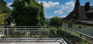 Hochwertig sanierte Eigentumswohnung in der Briller Höhe, provisionsfrei vom Eigentümer. Sonnige Wohnung mit großer Terrasse!