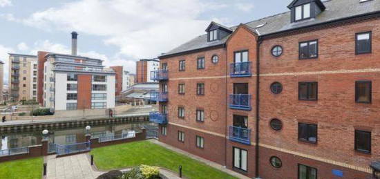 Flat to rent in Langtons Wharf, The Calls, Leeds LS2