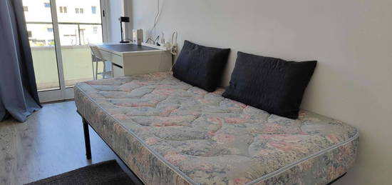 725716 - Quarto com cama de solteiro, com...