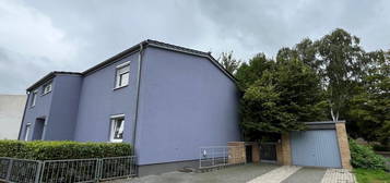 Großzügiges Wohn/Bürohaus mit Garten und Garage