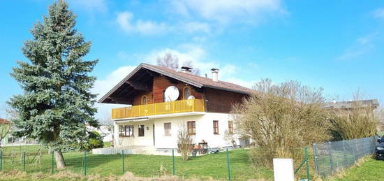 Idyllisches Einfamilienhaus mit Garten, Keller und Doppelgarage