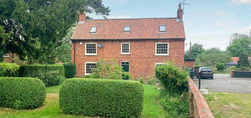 5 bedroom detached house