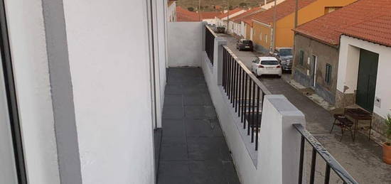 Arrendamento de  Andar de moradia  na rua Álvaro Afonso, 37