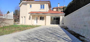 Maison  à louer, 3 pièces, 2 chambres, 87 m²