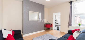 Flat to rent in Biddlestone Road, Heaton, Newcastle Upon Tyne NE6