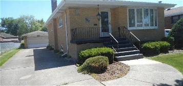 182 W  27th St, South Chicago Heights, IL 60411