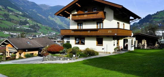 Apartmenthaus mit drei Apartments in Ramsau im Zillertal - oder als Mitarbeiterhaus - Perfekte Kombination aus Modernität und Alpencharme