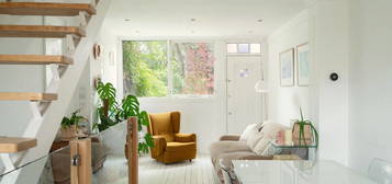 Maisonette for sale in Wickham Road, London SE4