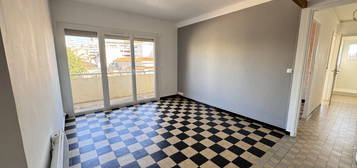 Appartement  à louer, 3 pièces, 2 chambres, 50 m²