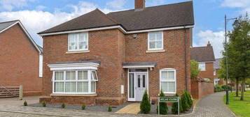 5 bedroom detached house