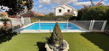 Chalet en Zona Fuentemora, Antequera