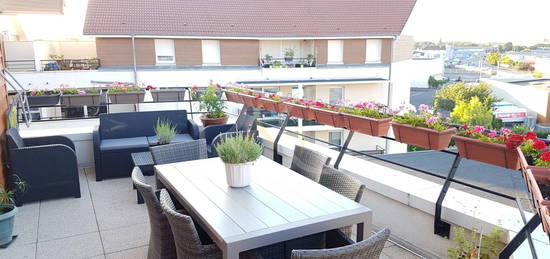 Bel F2 avec Terrasse en attique.