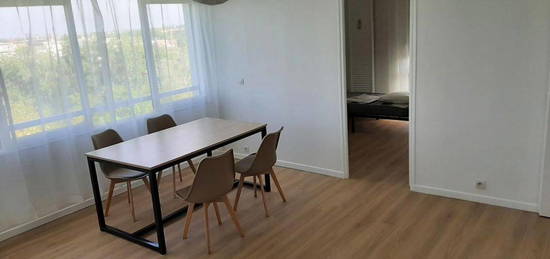 Appartement meublé  à louer, 4 pièces, 3 chambres, 76 m²