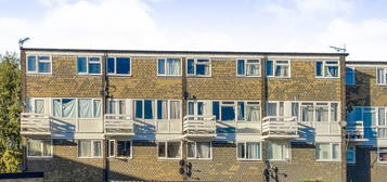 Flat for sale in Benyon Path, South Ockendon RM15