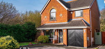 4 bed detached house for sale