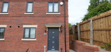 2 bedroom semi-detached house to rent