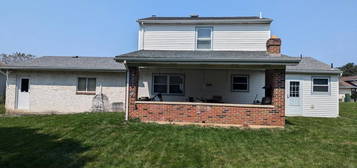 4508 Nile Dr, Whitehall, PA 18052