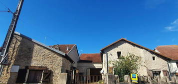 Maison-Corps de ferme en location meublée