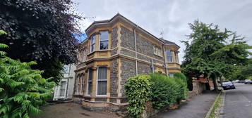 9 bed detached house to rent