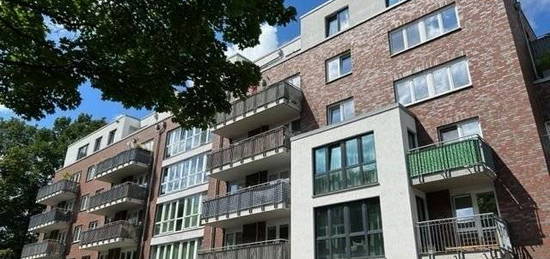 Moderne 3-Zimmer-Wohnung mit Terrasse, zentral in Barmbek-Nord