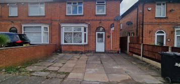 3 bedroom semi-detached house to rent