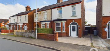 3 bedroom semi-detached house to rent