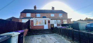 Terraced house to rent in Eastfield Road, Louth LN11