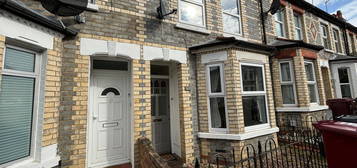 3 bed end terrace house to rent