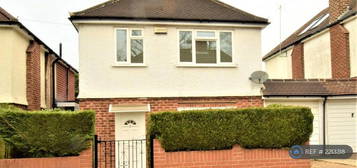 3 bedroom detached house