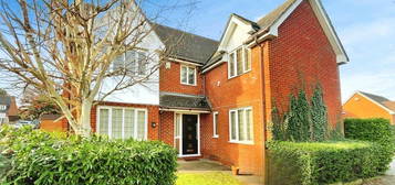 5 bedroom detached house