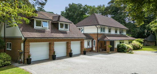 6 bedroom detached house for sale