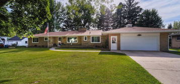 209 N Reinberg Ave, Scottville, MI 49454