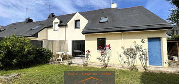 SAINT GILLES - Maison type 5 pièce(s)  - 90 m2 env hab + grenier 22 m² sol  sur terrain de 285 m²