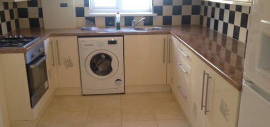 2 bed flat to rent