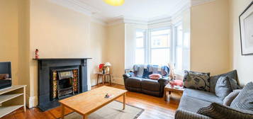 4 bedroom terraced house to rent